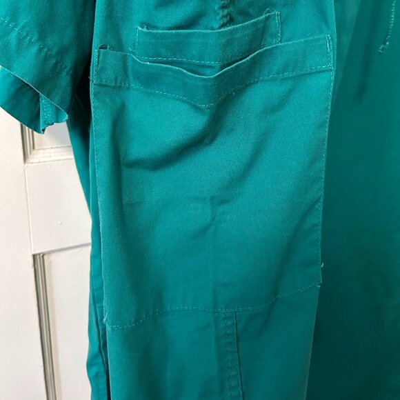 Teal Scrubs - Picture 4 of 6